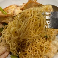 หอมดีหมี่เกี๊ยว ป้อมปราบศัตรูพ่าย (Pom Prap Sattru Phai)