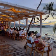 Sea la Vie Beach Bar and Bistro