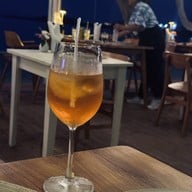 Sea la Vie Beach Bar and Bistro