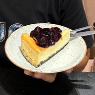 Rogu Roti at Jing Jai Village 
โรกุ โรตี สาขา จริงใจวิลเลท โรกุ โรตี สาขา จริงใจวิลเลท