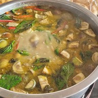 เมนูของร้าน ส้มตำแซ่บนัวร์ ตลาดบริบูรณ์