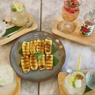 Lyn’s The Shanghai Cafe'