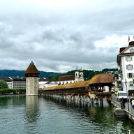 บรรยากาศ Starbucks Luzern kapellbrücke