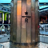 บรรยากาศ Starbucks Reserve Milan