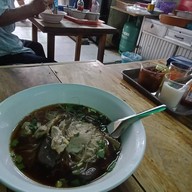 พิณ-แพร ก๋วยเตี๋ยวเป็ดเจ้าเก่า