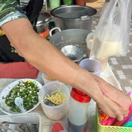 ร้านโจ๊กน้ำเต้าหู้ บีทีเอสสนามเป้าทางออก 3