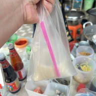 ร้านโจ๊กน้ำเต้าหู้ บีทีเอสสนามเป้าทางออก 3