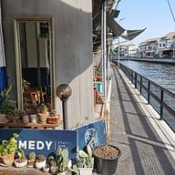 บรรยากาศ Remedy Coffee Roastery ผ่านฟ้า