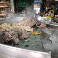 ต้มเนื้อ /เครื่องในวัว (หม่อง ราชบพิธ)
