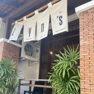 Lyn’s The Shanghai Cafe'