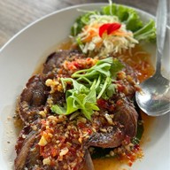 เฉลิมบุรี At Sriracha