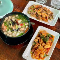 ฆเณสวน คาเฟ่ มหาราช