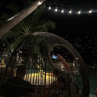 Sea la Vie Beach Bar and Bistro