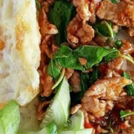 กระเพาะปลาเยวราชทำสด+กระเพราพริกแห้ง แพรกษา