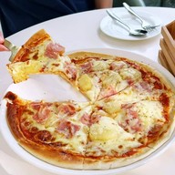 Sarin Cafe & River Terrace