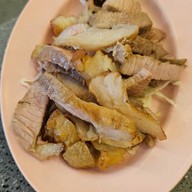 หนูเล็ก ตำถาด-ปลานิลเผาถาด บางรักบาร์ซ่า