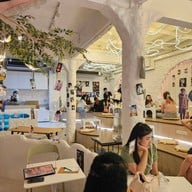 Meekhun Dessert Cafe บรรทัดทอง