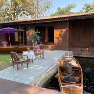 บ้านมะขวิด
