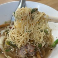 ก๋วยเตี๋ยวสุโขทัยแม่บุญรอด สาขาโชคชัย4