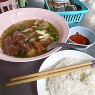 ก๋วยจั๊บน้ำใส สะพาน5
