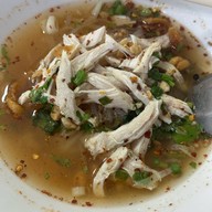 เมนูของร้าน ก๋วยเตี๋ยวสุโขทัยแม่บุญรอด สาขาโชคชัย4