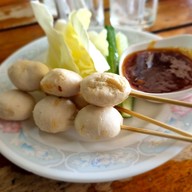 เมนูของร้าน ครัวถั่วแระ ก๋วยเตี๋ยวต้มยำ ข้าวหมูแดง ข้าวหมูกรอบ กาแฟสด เลี่ยงเมืองนนทบุรี สนามบินน้ำ