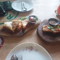 เมนูของร้าน Round Table ถ.สิรินธร