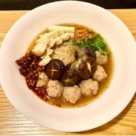 ก๋วยจั๊บญวน กะเพรา T&T 1