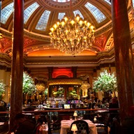 บรรยากาศ The Dome Edinburgh