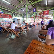 บรรยากาศ ครัวถั่วแระ ก๋วยเตี๋ยวต้มยำ ข้าวหมูแดง ข้าวหมูกรอบ กาแฟสด เลี่ยงเมืองนนทบุรี สนามบินน้ำ