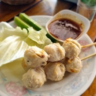 เมนูของร้าน ครัวถั่วแระ ก๋วยเตี๋ยวต้มยำ ข้าวหมูแดง ข้าวหมูกรอบ กาแฟสด เลี่ยงเมืองนนทบุรี สนามบินน้ำ