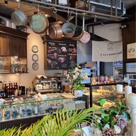 Tea Factory And More พร้อมพงษ์