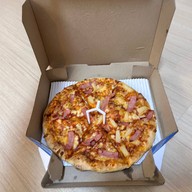 เมนูของร้าน Domino's Pizza เสนาเฟส