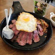 Yu Baan Eatery อยู่บ้าน อีทเทอรี่ ซอยอารีย์