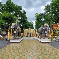 บรรยากาศ วัดพระธาตุดอยคำ (วัดสุวรรณบรรพต)