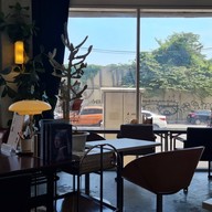 บรรยากาศ Grey Ray Cafe & More