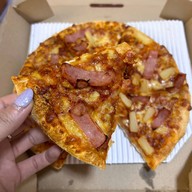 เมนูของร้าน Domino's Pizza เสนาเฟส