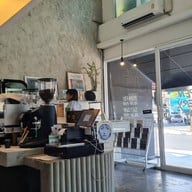 บรรยากาศ Grey Ray Cafe & More