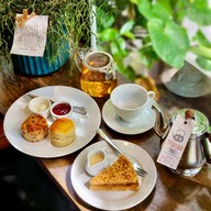 Tea Factory And More พร้อมพงษ์