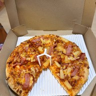 เมนูของร้าน Domino's Pizza เสนาเฟส