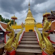 บรรยากาศ วัดพระธาตุดอยคำ (วัดสุวรรณบรรพต)