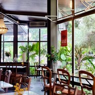 Tea Factory And More พร้อมพงษ์