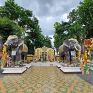 บรรยากาศ วัดพระธาตุดอยคำ (วัดสุวรรณบรรพต)