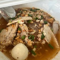 ครัวถั่วแระ ก๋วยเตี๋ยวต้มยำ ข้าวหมูแดง ข้าวหมูกรอบ กาแฟสด เลี่ยงเมืองนนทบุรี สนามบินน้ำ