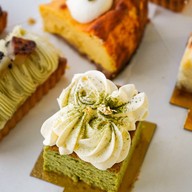 Cake by Ayaka
