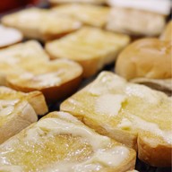 อ้วนปังปิ้งนมสด | OUAN เพชรบุรี ซ.10 (ซอยกิ่งเพชร)