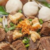 ก๋วยเตี๋ยวควาย หมูตุ๋น แม่เหี้ยะ
