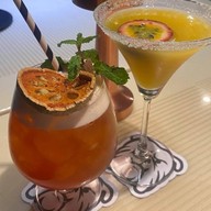 INDULGE Fusionfood and cocktailsbar