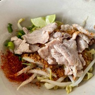 ก๋วยเตี๋ยวนายเท้า