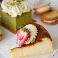 Cake by Ayaka